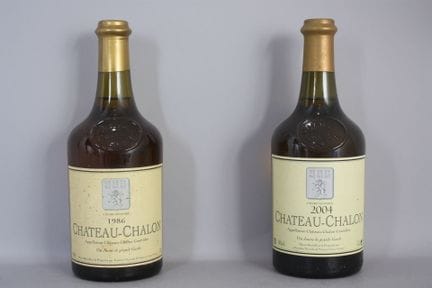 1 Flasche CHÂTEAU-CHALON (Etikett sehr leicht besc