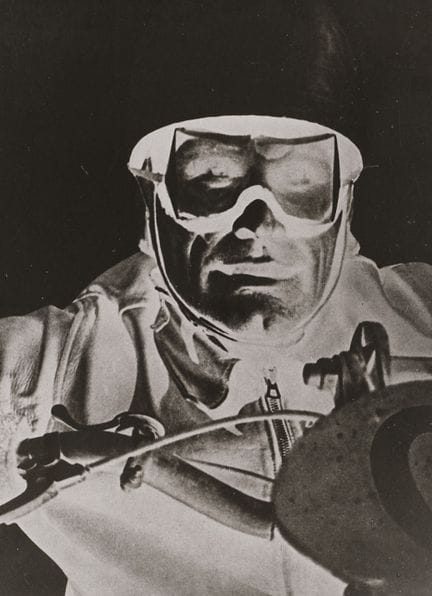 Wolf Strache 1910-2001 
Pilote de course, 1937, ti