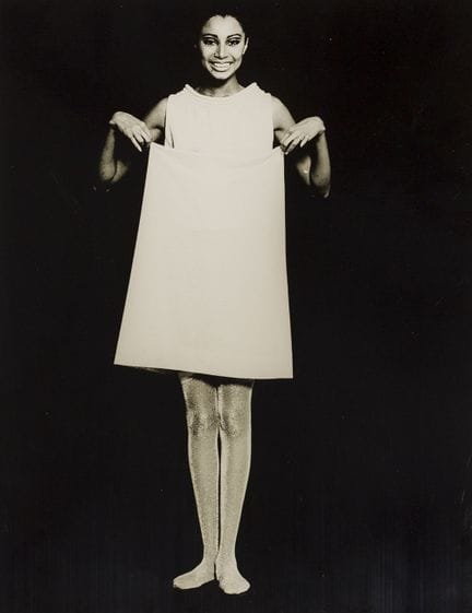 Charlotte March 1934-2005 
Donyale, Robe argentée 
