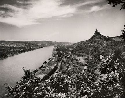 August Sander 1876-1964 
Marksburg près de Braubac