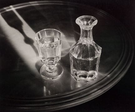 Herbert List 1903-1975 
Carafe avec verre, 1936, t
