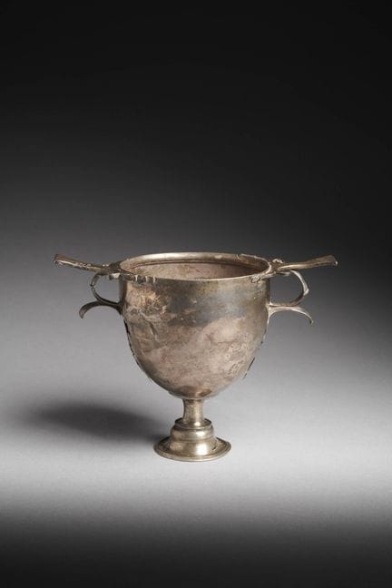 SKYPHOS EN ARGENT

Art hellénistique, Ier siècle a