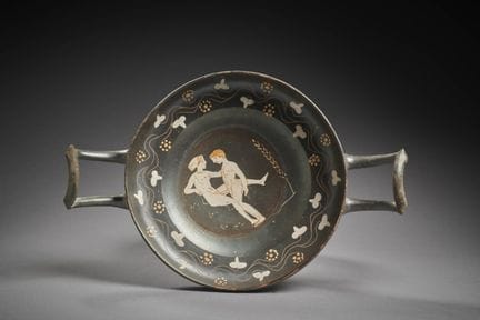 KYLIX À SCÈNE ÉROTIQUE

 Art grec, Gnathia, dernie
