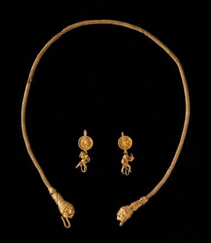 COLLANA E ORECCHINI IN ORO

Arte ellenistica, IV-I