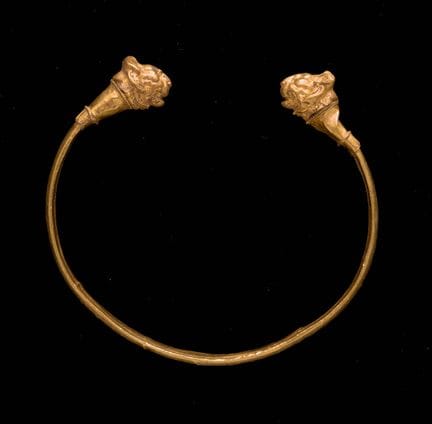 BRACCIALE CON TESTE DI LEONE IN ORO

Arte ellenist