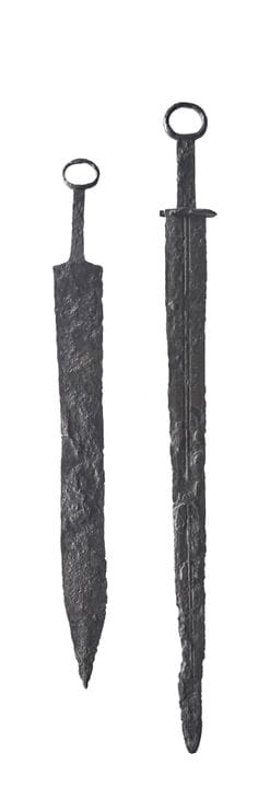 DEUX ÉPÉES (SPATHA) EN FER

Art romain, vers le II