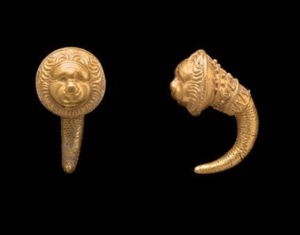 COPPIA DI ORECCHINI CON LEONI IN ORO

Arte ellenis