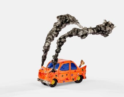 安迪·亚当森

安息吧 - 2019

陶瓷、釉料、金彩、树脂、棉

35 × 32 × 11 厘米