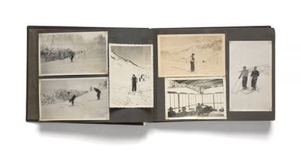 PETIT ALBUM DE PHOTOGRAPHIES AYANT APPARTENU À JEA