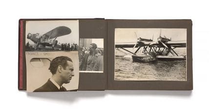 IMPORTANT ALBUM OF COMMEMORATIVE PHOTOGRAPHS

Cont