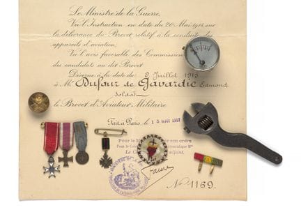 MEMORABILIA AND DECORATIONS OF PILOT EDMOND DE GAV