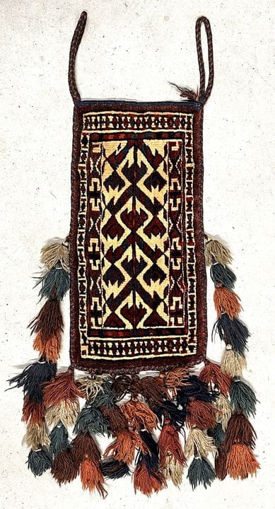 Bolsa Igsalyk Yomut turcomana, Turkmenistán, hacia