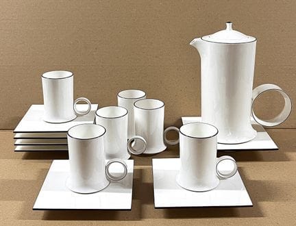 帕特里斯·克劳德（Patrice CLOUD，1960年—）

20世纪塞夫勒瓷器餐具套装

套装包