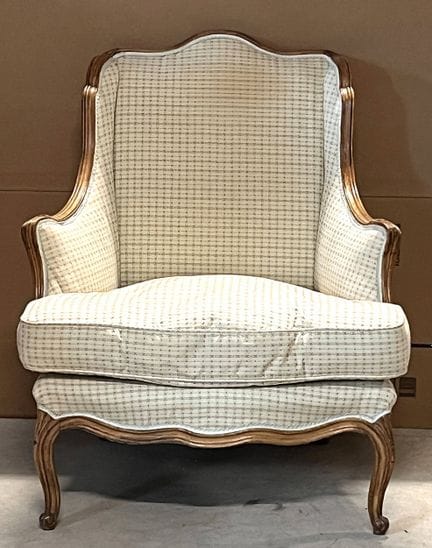 Sillón de época Luis XV

De madera natural moldead