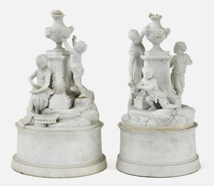 PAIRE DE GROUPES EN BISCUIT DE NIDERVILLER DU XVII