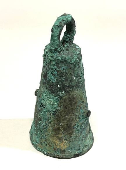 TRAVAIL ANTIQUE

Clochette

En bronze oxydé

Haut.