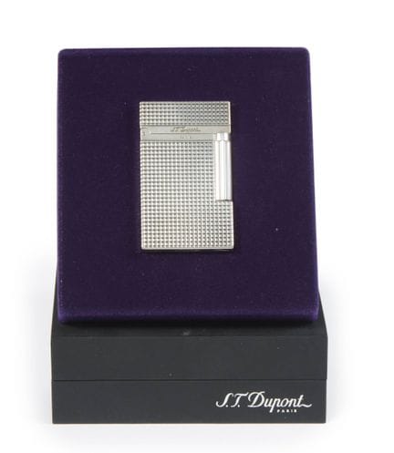 S.T. DUPONT – BRIQUET LIGNE 2

En métal argenté à 