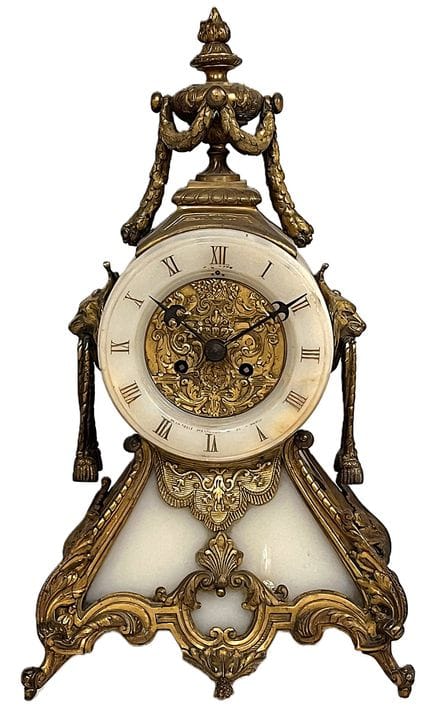 RELOJ DE ONÍX Y METAL DORADO, PARÍS, FINALES DEL S