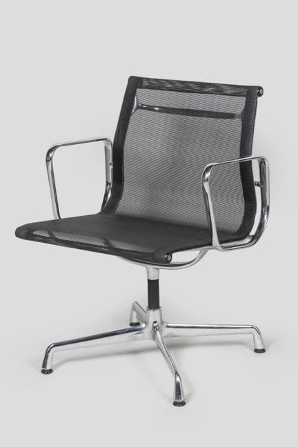 Ray (1907-1958) et Charles (1912-1988) Eames
Faute