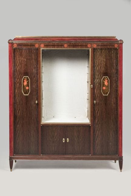 弗朗西斯克·沙莱辛（1872-1951）
一件装饰艺术时期的客厅家具，采用红木色染色木材制成，中央为