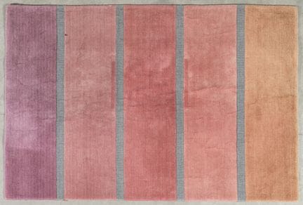 Tapis des années 80 à décor de bandes verticales d