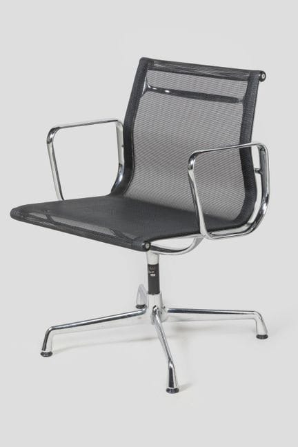 Ray (1907-1958) et Charles (1912-1988) Eames
Faute