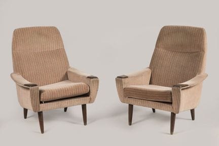 École danoise
Paire de fauteuils de forme architec