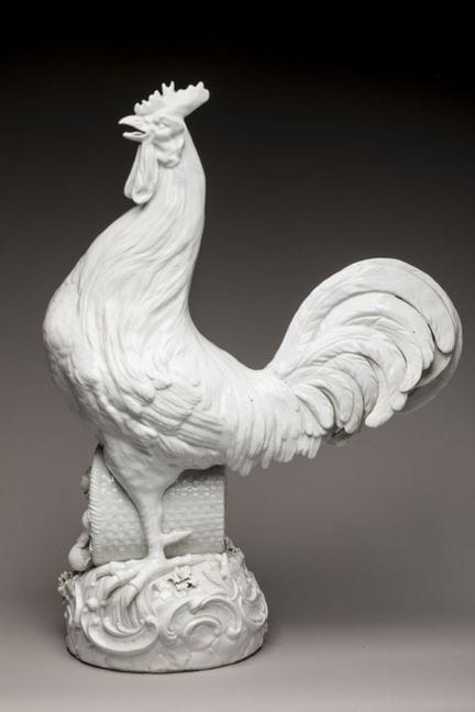VIENNA 19th century
Large white porcelain COQ with