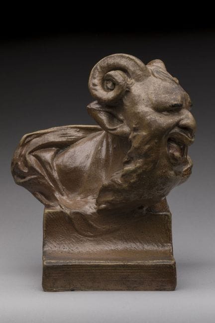 莱奥波德·雷纳尔（1868-1945）
《微笑的牧神》
釉面陶瓷雕塑。署名。高17厘米
TR