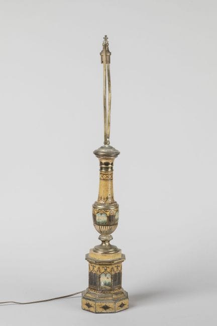 LAMPE en tôle laqué à décor de paysages dans des r