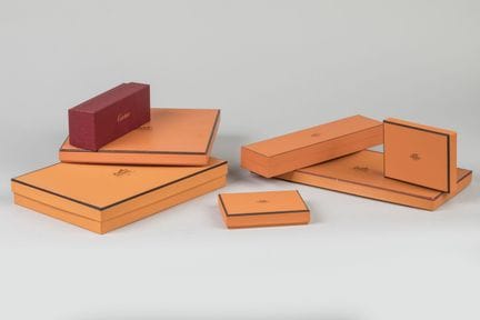 Ein Set aus sechs leeren Hermès-Schachteln und ein