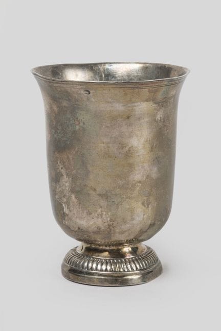 Tulpenförmige TIMBALE aus Silber, Fuß mit Godron-V