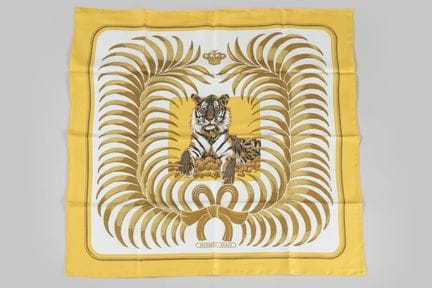 HERMES Paris. CARRE aus Seidentwill mit Tiger-Moti