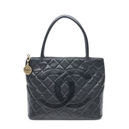 CHANEL - SAC à main modèle "Timeless Medallion Tot