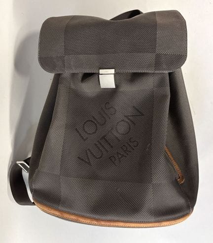 LOUIS VUITTON - Sac à dos modèle  "Pionnier" en to