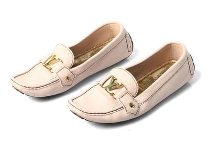 Louis VUITTON – Paar Damen-Mokassins, Modell „Glor