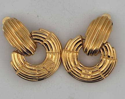 GIVENCHY - Paire de BOUCLES d'OREILLES clip en mét
