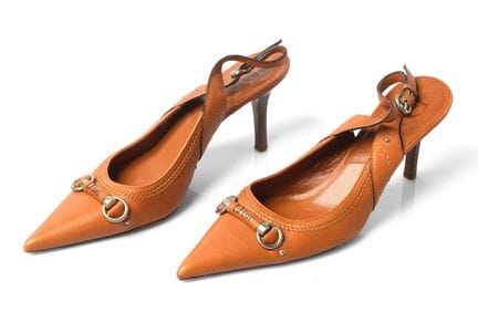 DIOR – Paar Pumps aus kamelfarbenem Leder mit vers