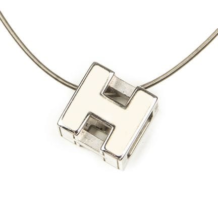 HERMÈS - COLLIER ras-de-cou, modèle "Cage d'H pend