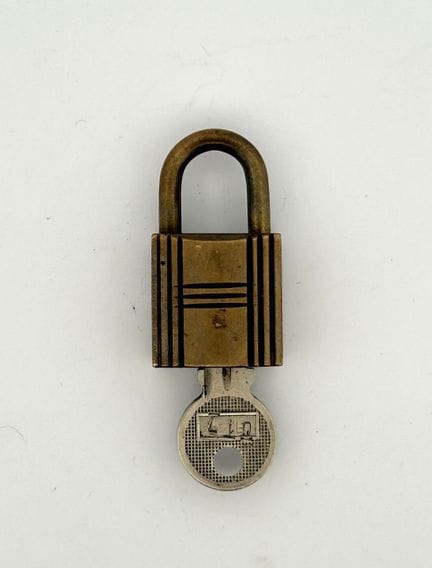 HERMÈS - CADENAS N° 17 avec une clef. Etat d'usage