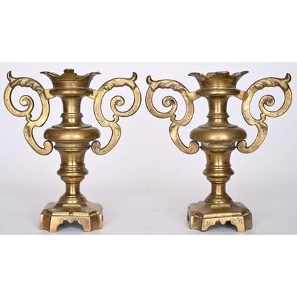 PAR DE JARRONES LUIS XIII de bronce con cuerpo en 