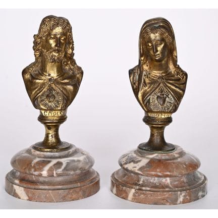 COPPIA DI BRONZI dorati raffiguranti Cristo e la V