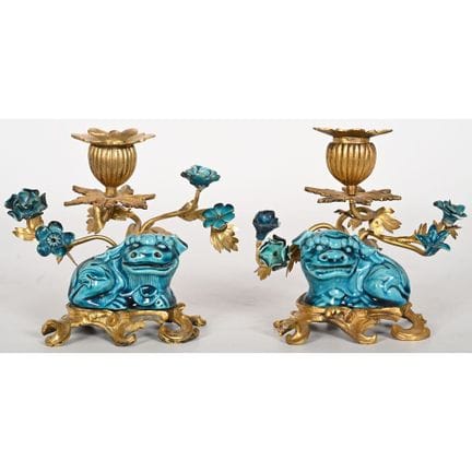 PAR DE PEQUEÑOS VASOS DECORATIVOS de bronce y porc