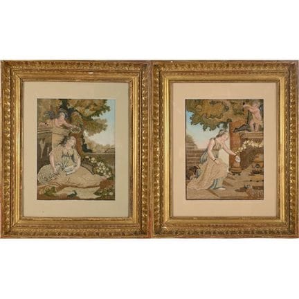 PAIRE DE TABLEAUX en broderie représentant Cupidon