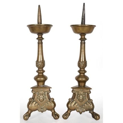 PAR DE CANDELEROS LOUIS XIII de bronce con base tr
