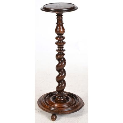 SEDIA LOUIS XIII con base rotonda poggiante su pic