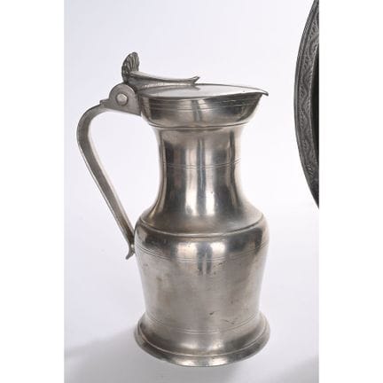ANGERS von BROUILLET. Balusterförmiger Krug aus Zi