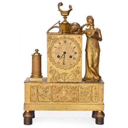 PEQUEÑO RELOJ DE PENDULA RESTAURADO, de bronce dor
