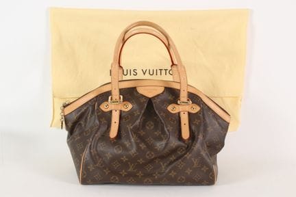 LOUIS VUITTON - Sac à main porté épaule modèle Tiv