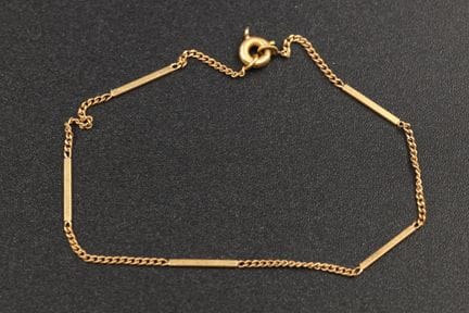 Armband aus 18 Karat Gelbgold (750°/00) mit abwech